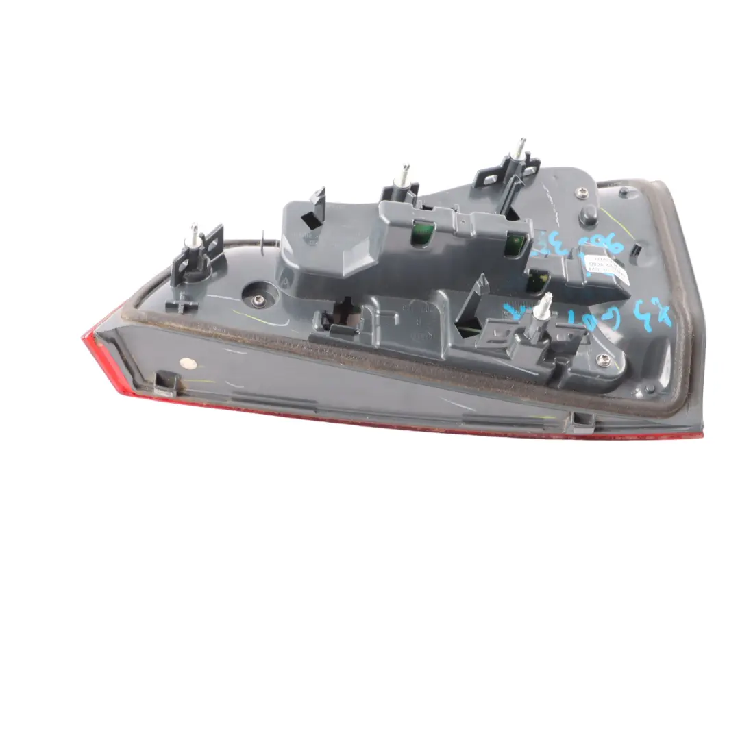 Lampa Tylna LED W Pokrywie Bagażnika Klapa Tylna Prawa do BMW X3 G01 o numerze 9853378 BMW X3 G01 Lampa Tylna LED W Pokrywie Bagażnika Klapa Tylna Prawa - SKU 9853378-2 - Numer Części 9853378