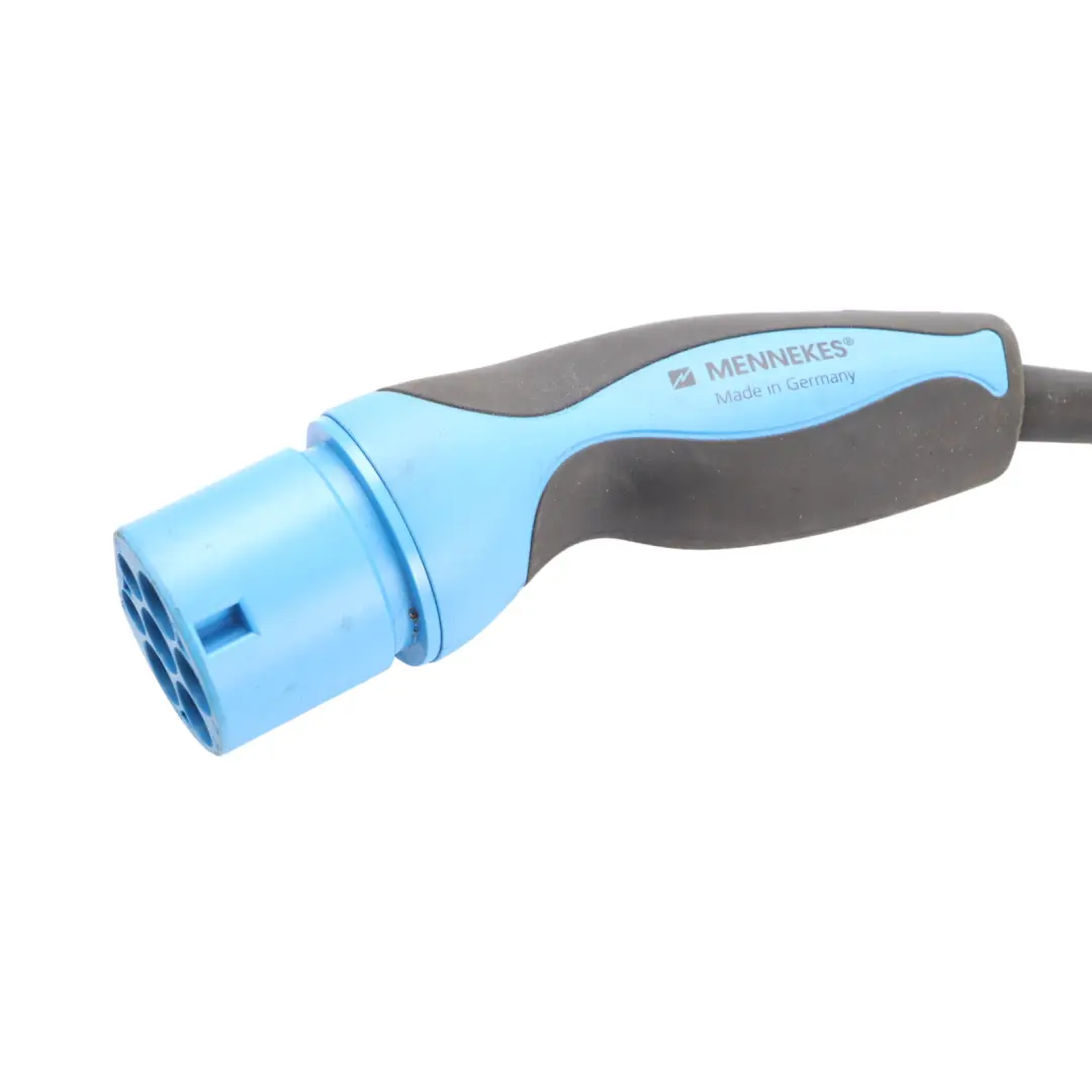 Portable Battery Charging Cable Charger Wiring Harness to Mercedes W205 with Part number A0005832198 Mercedes W205 Portable Battery Charging Cable Charger Wiring Harness - SKU A0005832198 - Part number A0005832198