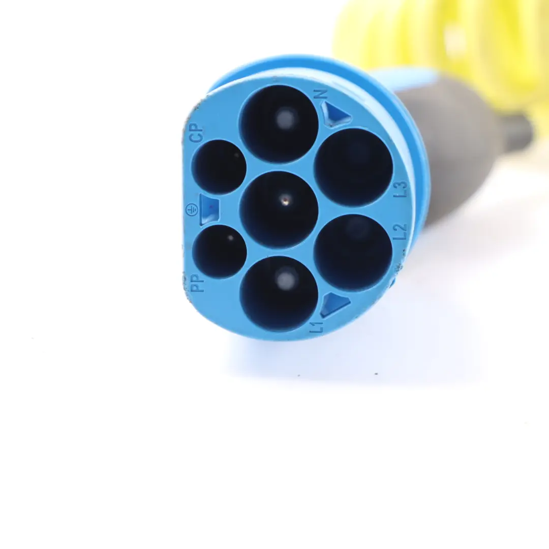 Portable Battery Charging Cable Charger Wiring Harness to Mercedes W205 with Part number A0005832198 Mercedes W205 Portable Battery Charging Cable Charger Wiring Harness - SKU A0005832198 - Part number A0005832198