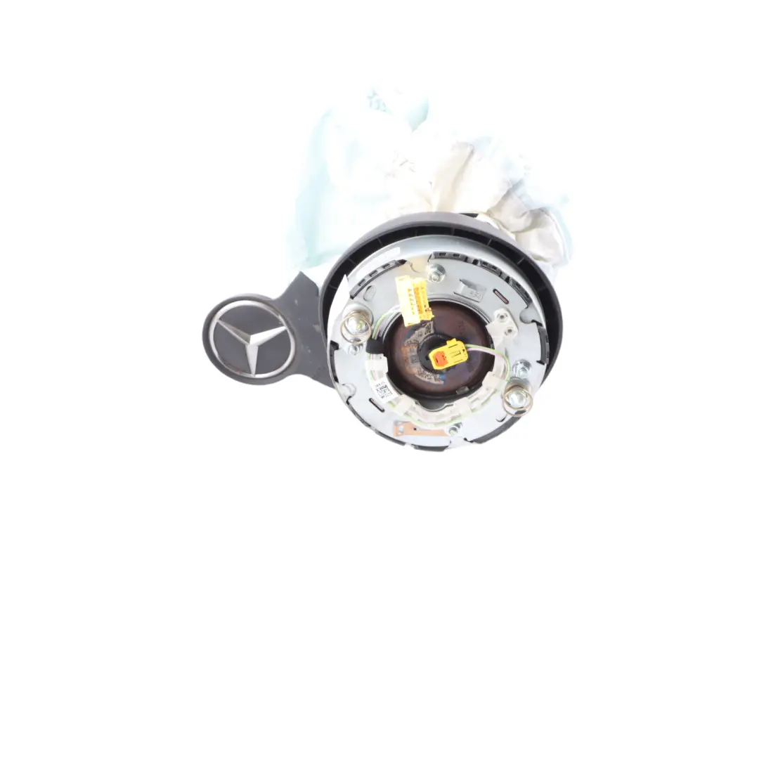 W907 Sprinter Air Module Volant Noir DAMAGÉ Mercedes - SKU A0008605801-1 - Numéro de pièce A0008605801