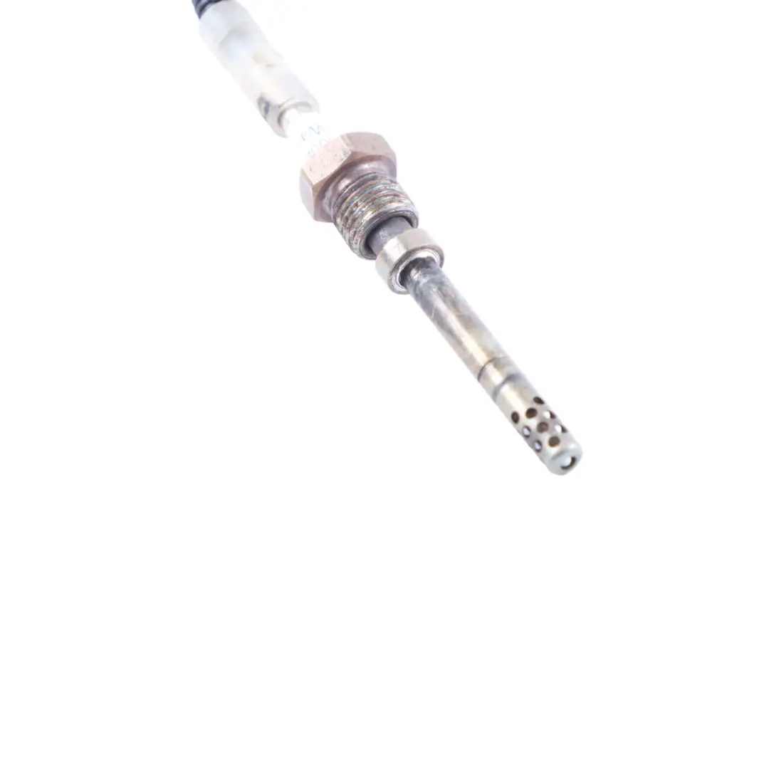 OM651 Diesel Abgastemperatursensor für Mercedes R172 mit Teilenummer A0009051132 Mercedes R172 OM651 Diesel Abgastemperatursensor - SKU A0009051132 - Teilenummer A0009051132