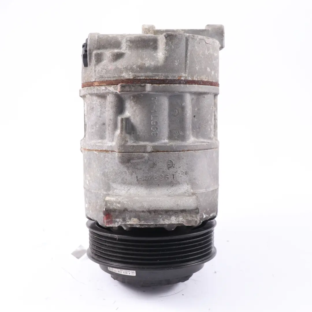 Mercedes W204 Unidad de compresor de aire acondicionado A/C - SKU A0012305011 - Número de pieza A0012305011