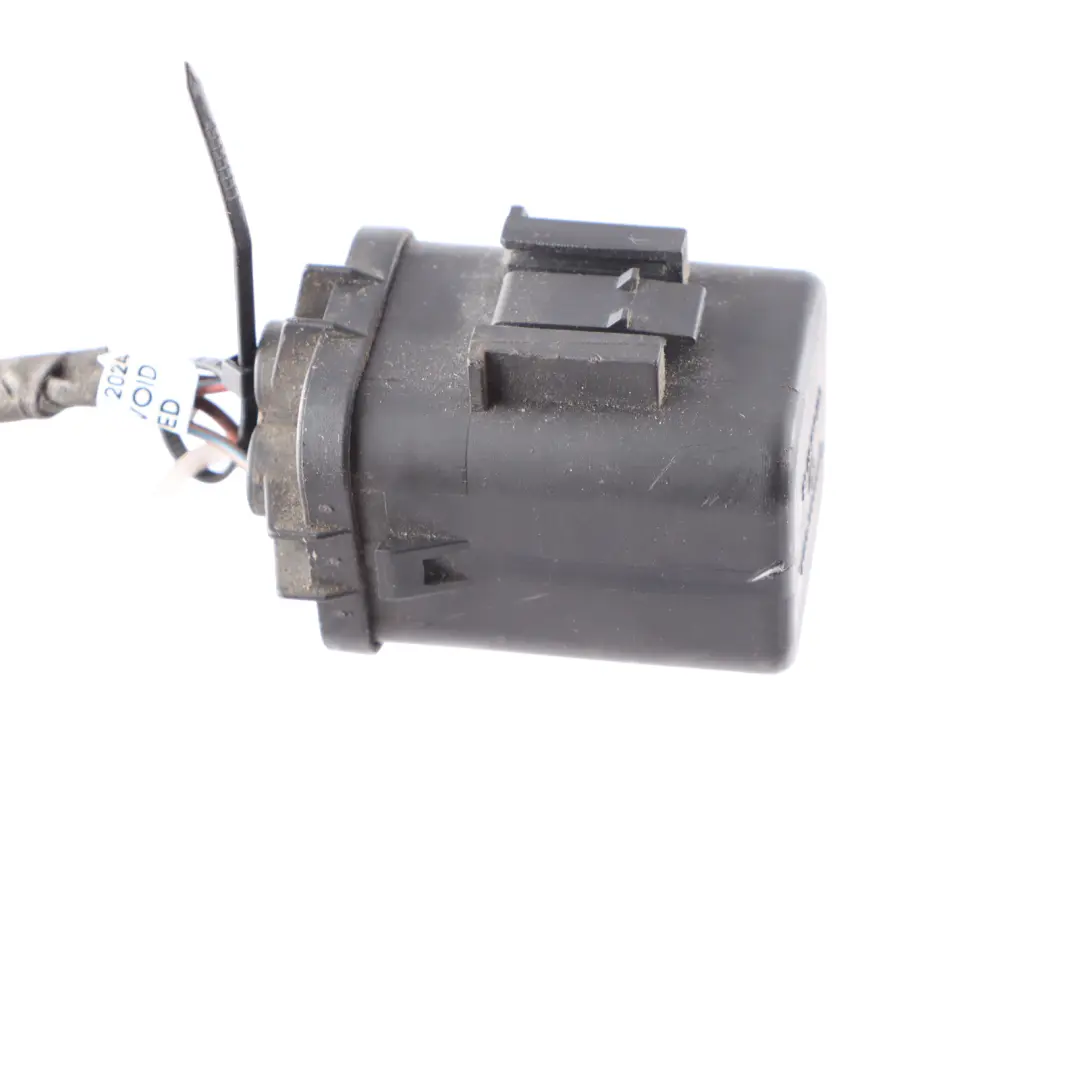 Radiator Fan Relay Module to Mercedes W166 W212 with Part number A0015453903 Mercedes W166 W212 Radiator Fan Relay Module - SKU A0015453903 - Part number A0015453903