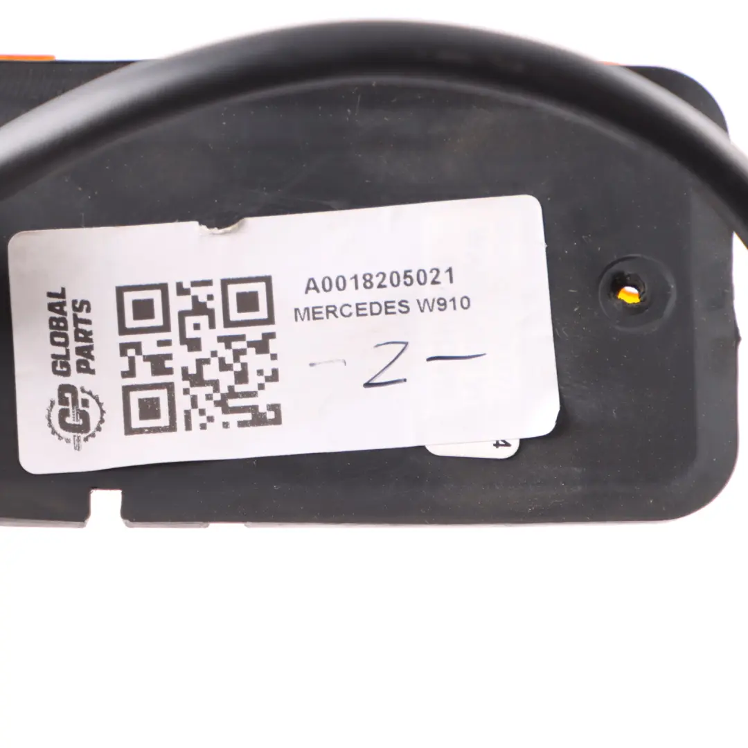 Indicateur latéral clignotant Mercedes W906 W910 Marker droit pour à propos du numéro de pièce A0018205021 Indicateur latéral clignotant Mercedes W906 W910 Marker droit - SKU A0018205021 - Numéro de pièce A0018205021