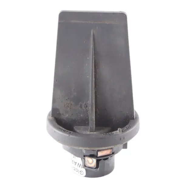 Front Headlight Blinker Turn Indicator Bulb Socket to Mercedes Vito W639 with Part number A0018265882 Mercedes Vito W639 Front Headlight Blinker Turn Indicator Bulb Socket - SKU A0018265882 - Part number A0018265882