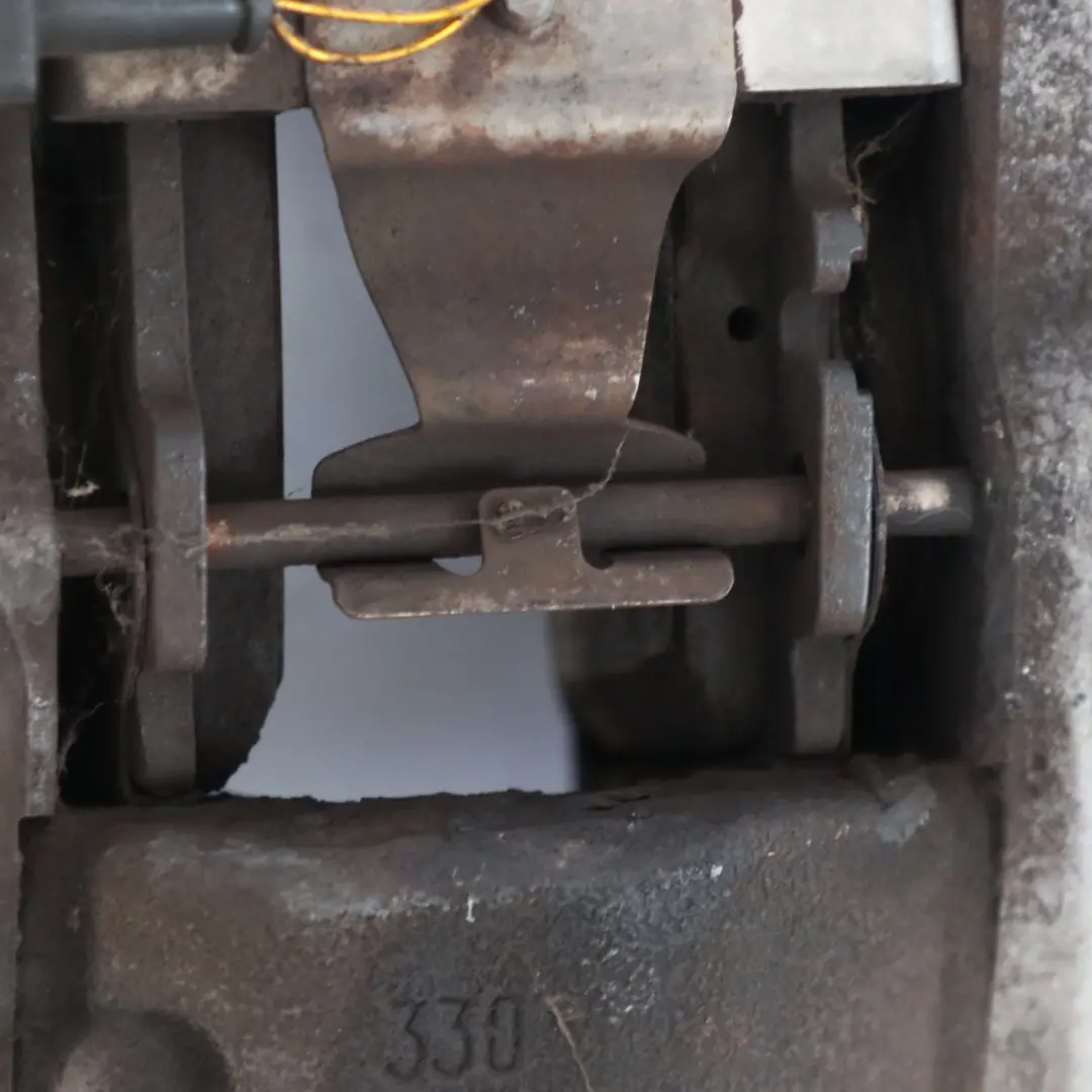 Bremssattel vorne rechts Sport Radbremse für Mercedes W211 mit Teilenummer A0044201883 Mercedes W211 Bremssattel vorne rechts Sport Radbremse - SKU A0044201883 - Teilenummer A0044201883