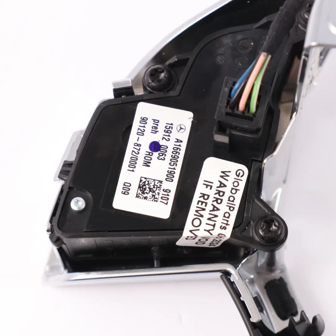 Przyciski Przełączniki Kierownicy Osłona do Mercedes W204 o numerze A0994640813 Mercedes W204 Przyciski Przełączniki Kierownicy Osłona - SKU A0994640813 - Numer Części A0994640813