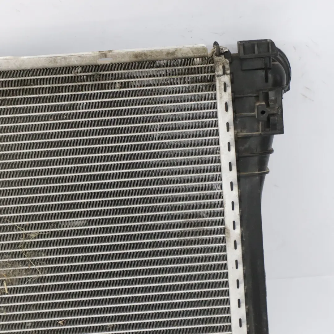 W207 SLK R172 Radiatore raffreddamento motore acqua per Mercedes W204 con numero di parte A0995002603 Mercedes W204 W207 SLK R172 Radiatore raffreddamento motore acqua - SKU A0995002603 - Numero di parte A0995002603