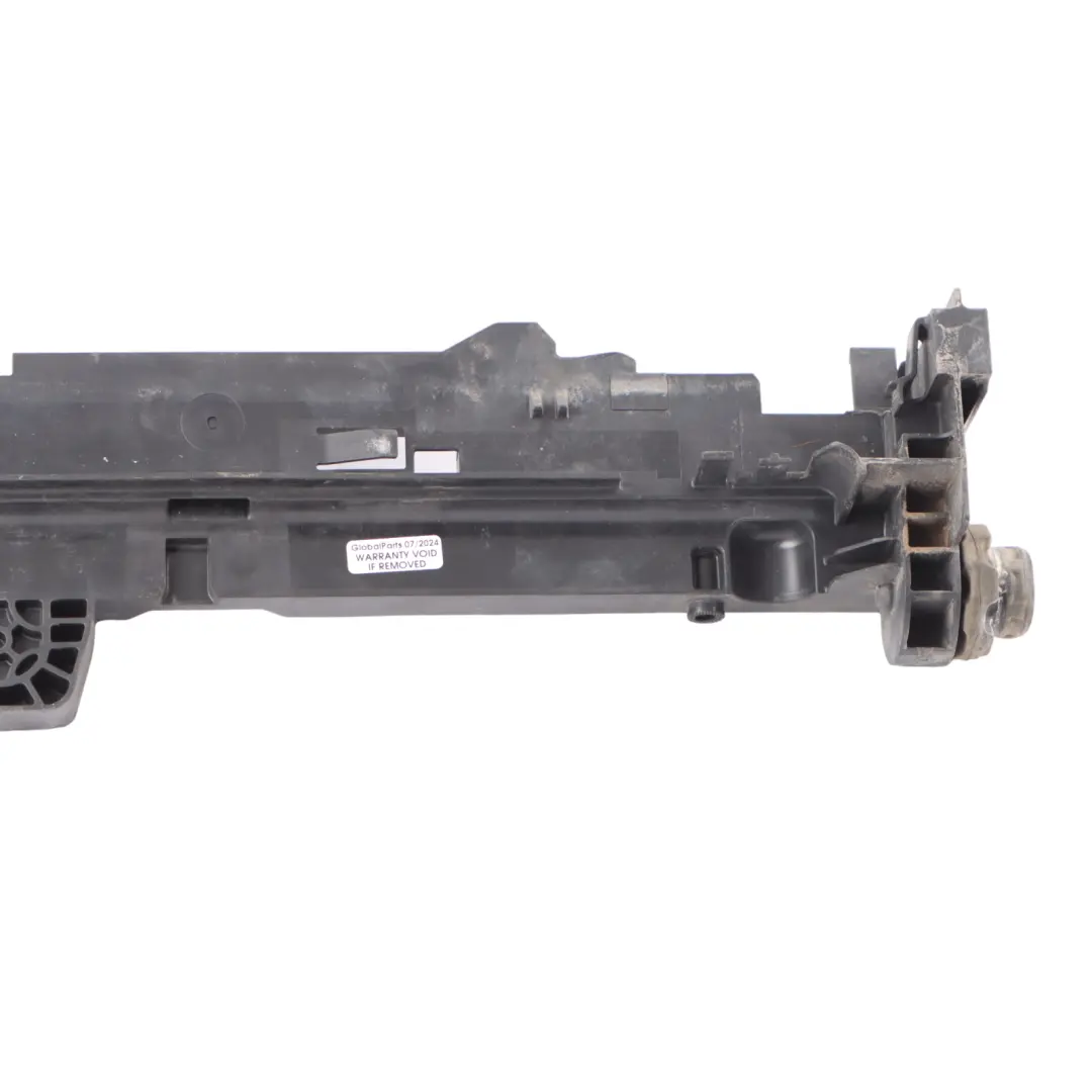 Supporto Radiatore Staffa Sinistra Montaggio Radiatore per Mercedes W205 con numero di parte A0995042318 Mercedes W205 Supporto Radiatore Staffa Sinistra Montaggio Radiatore - SKU A0995042318 - Numero di parte A0995042318