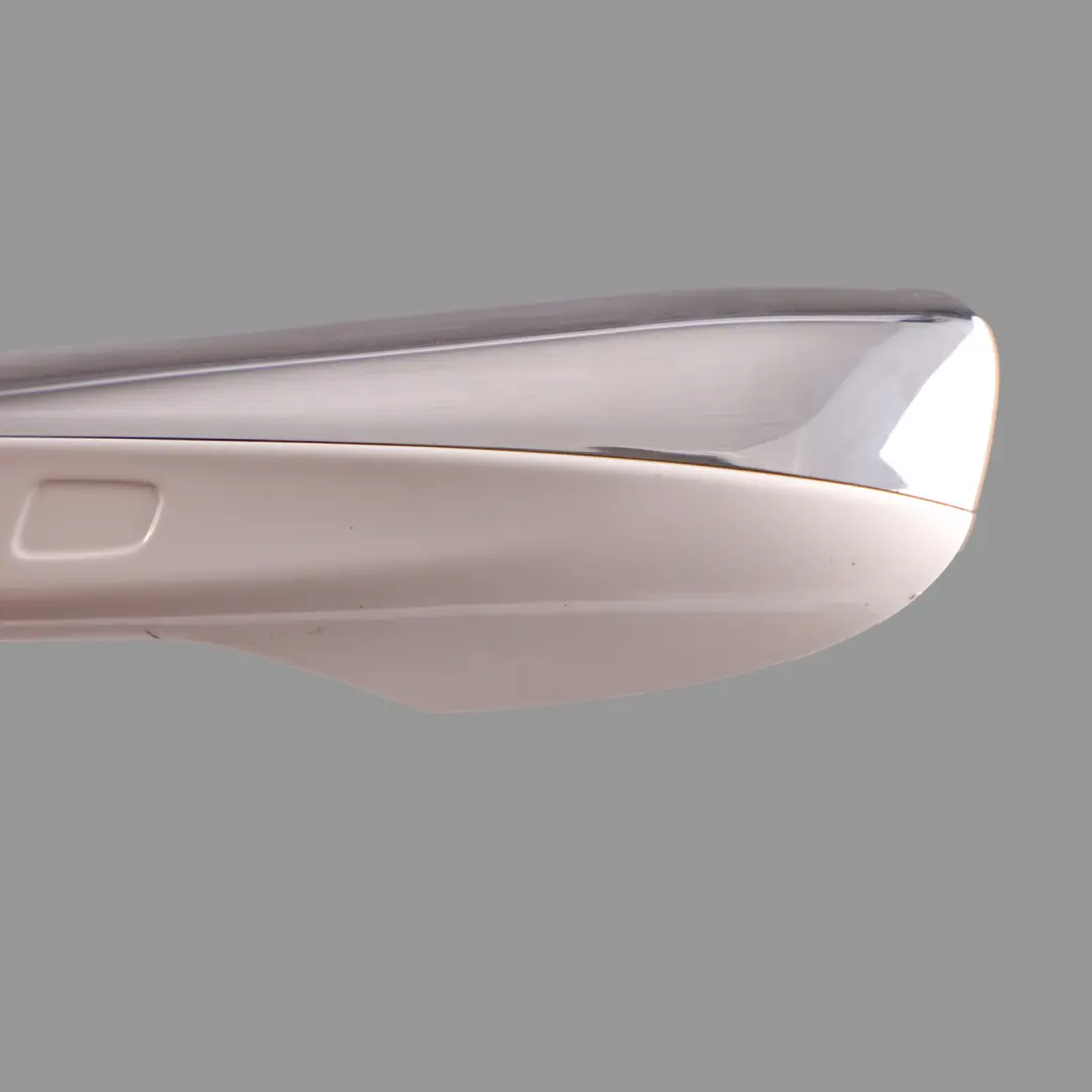 Poignée de porte arrière gauche Polar Silver 761 Chrom pour Mercedes W177 à propos du numéro de pièce A0997601901 Mercedes W177 Poignée de porte arrière gauche Polar Silver 761 Chrom - SKU A0997601901-POL - Numéro de pièce A0997601901