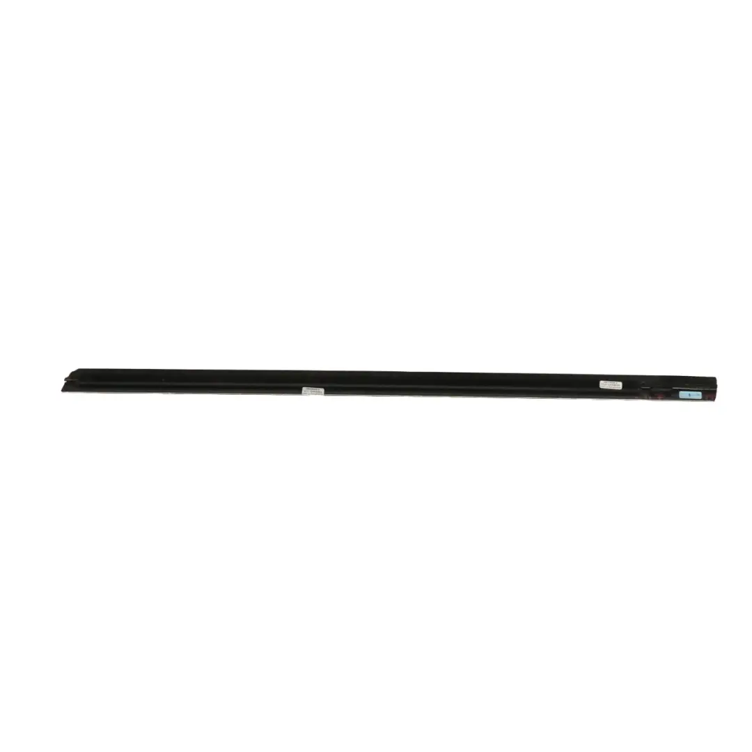 Mercedes C117 Striscia finestra porta Trim Molding anteriore destro - SKU A1177250282 - Numero di parte A1177250282