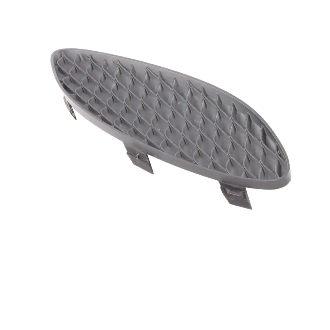 Grill Kratka Zaślepka Osłona Zderzka Prawy Przód do Mercedes C117 o numerze A1178852400 Mercedes C117 Grill Kratka Zaślepka Osłona Zderzka Prawy Przód - SKU A1178852400 - Numer Części A1178852400
