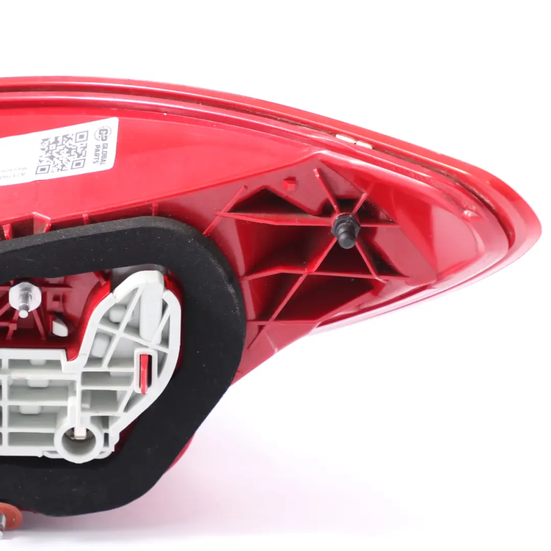 Feu arrière gauche Panneau latéral pour Mercedes CLA C117 à propos du numéro de pièce A1179069700 Mercedes CLA C117 Feu arrière gauche Panneau latéral - SKU A1179069700 - Numéro de pièce A1179069700