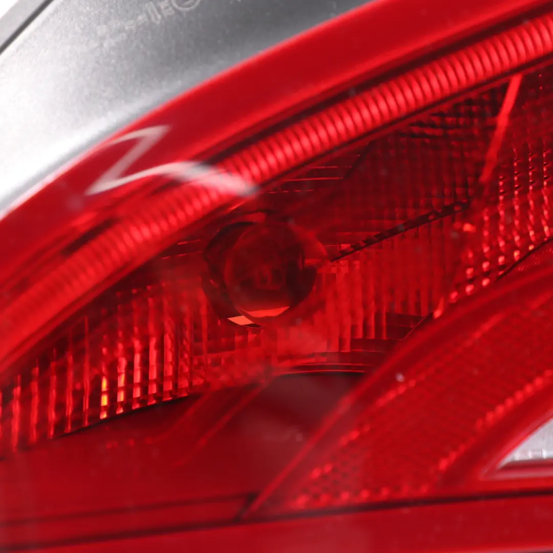 Feu arrière droit Panneau latéral arrière pour Mercedes CLA C117 à propos du numéro de pièce A1179069800 Mercedes CLA C117 Feu arrière droit Panneau latéral arrière - SKU A1179069800 - Numéro de pièce A1179069800