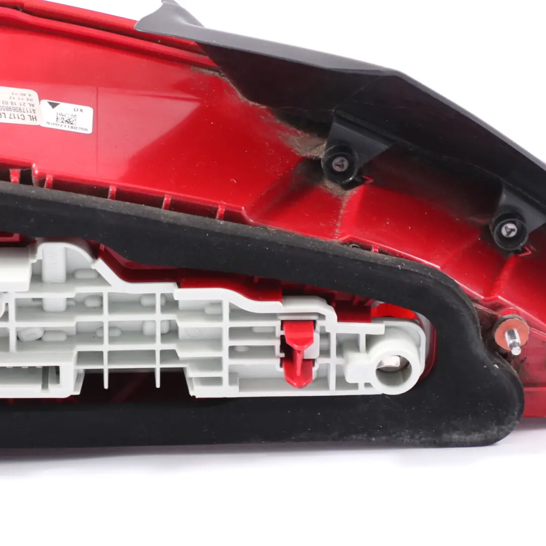 Feu arrière droit Panneau latéral arrière pour Mercedes CLA C117 à propos du numéro de pièce A1179069800 Mercedes CLA C117 Feu arrière droit Panneau latéral arrière - SKU A1179069800 - Numéro de pièce A1179069800