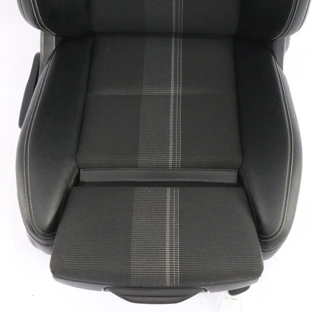 Asiento Delantero Derecho Imitacion Cuero Tela Artico Negro para Mercedes C117 W176 con número de pieza A1179109600 Mercedes C117 W176 Asiento Delantero Derecho Imitacion Cuero Tela Artico Negro - SKU A1179109600-1 - Número de pieza A1179109600