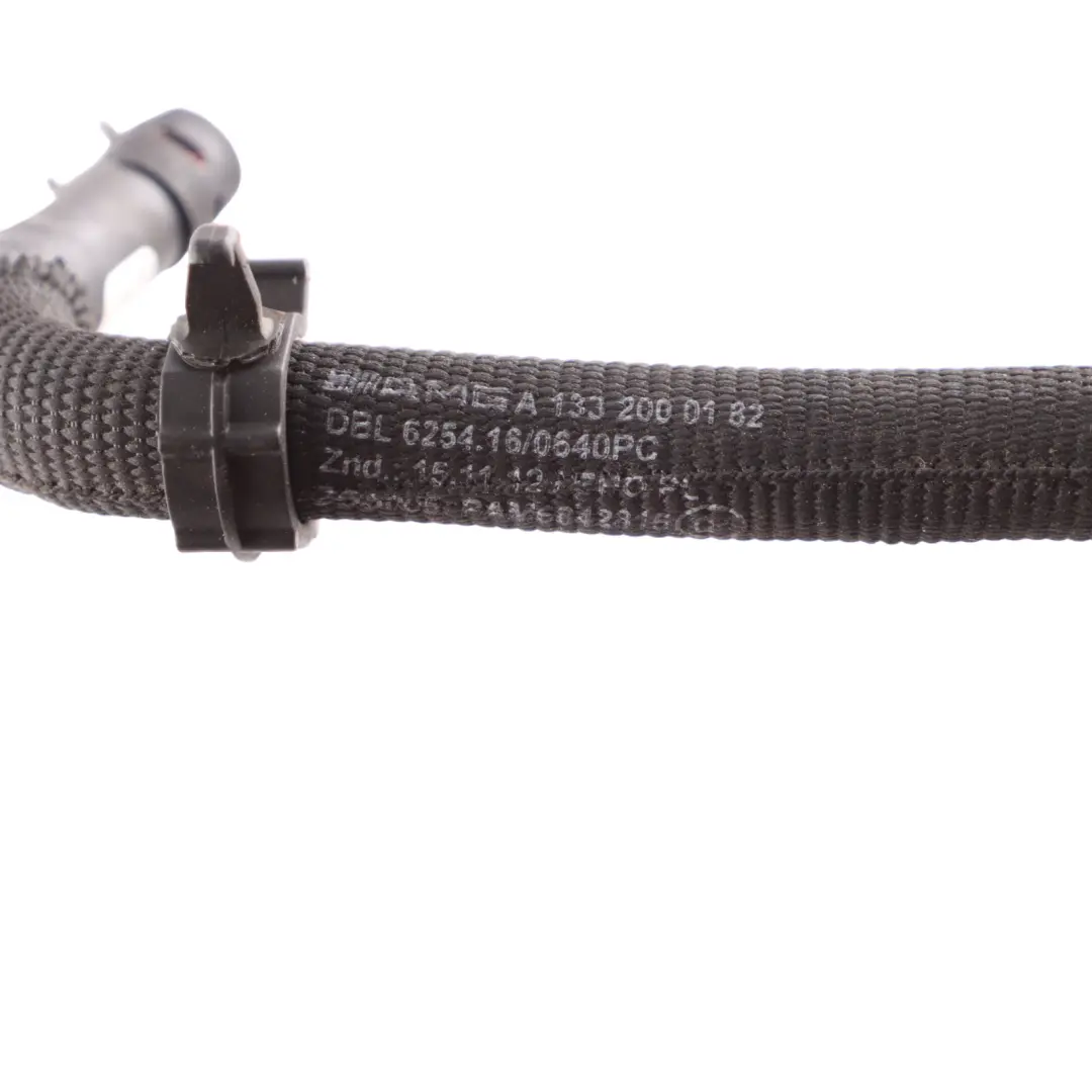 Mercedes C117 W176 Tuyau D'Eau Radiateur Ligne De Refroidissement - SKU A1332000182 - Numéro de pièce A1332000182