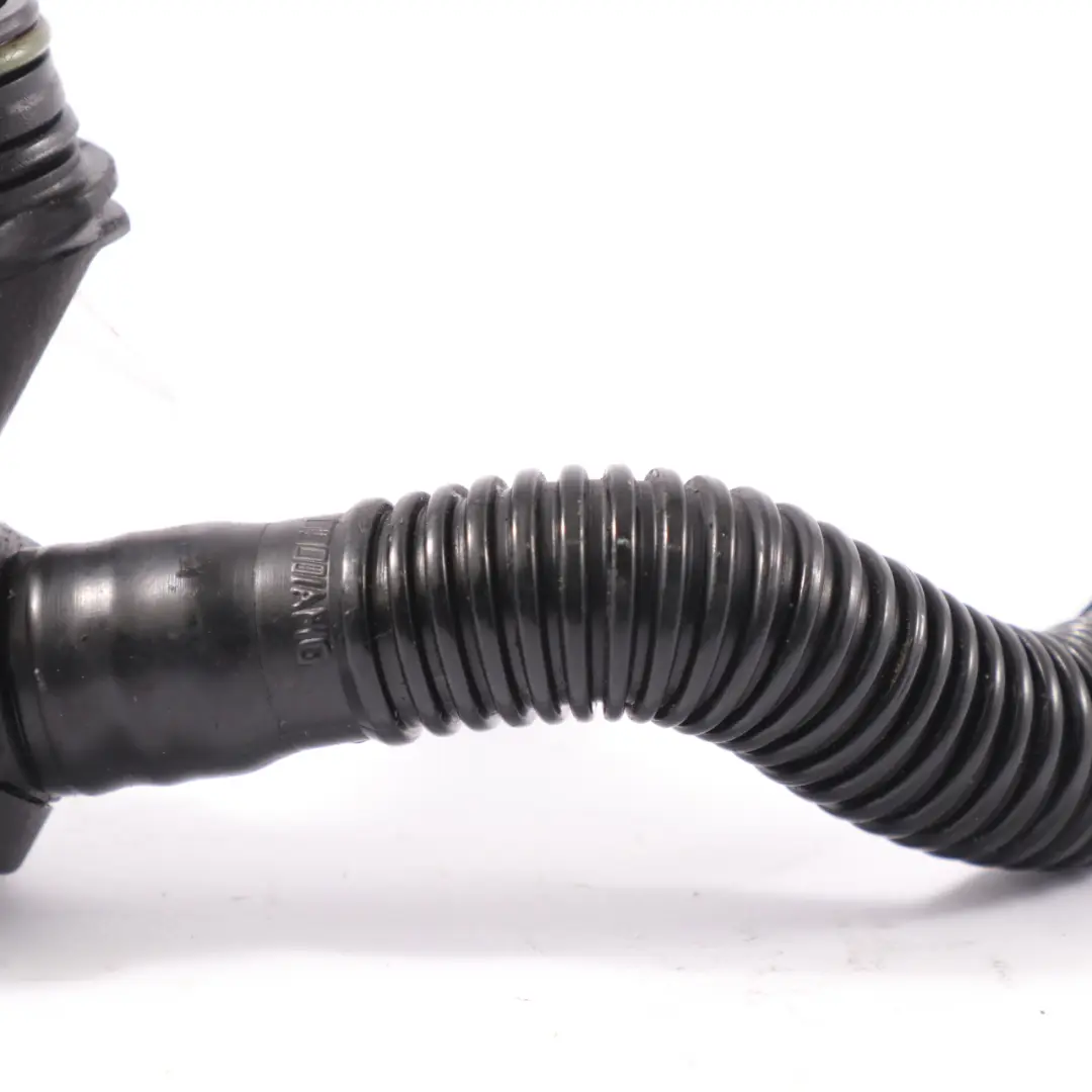 Tuyau d'évent Mercedes W204 W212 M156 Tuyau de purge pour à propos du numéro de pièce A1560100370 Tuyau d'évent Mercedes W204 W212 M156 Tuyau de purge - SKU A1560100370 - Numéro de pièce A1560100370