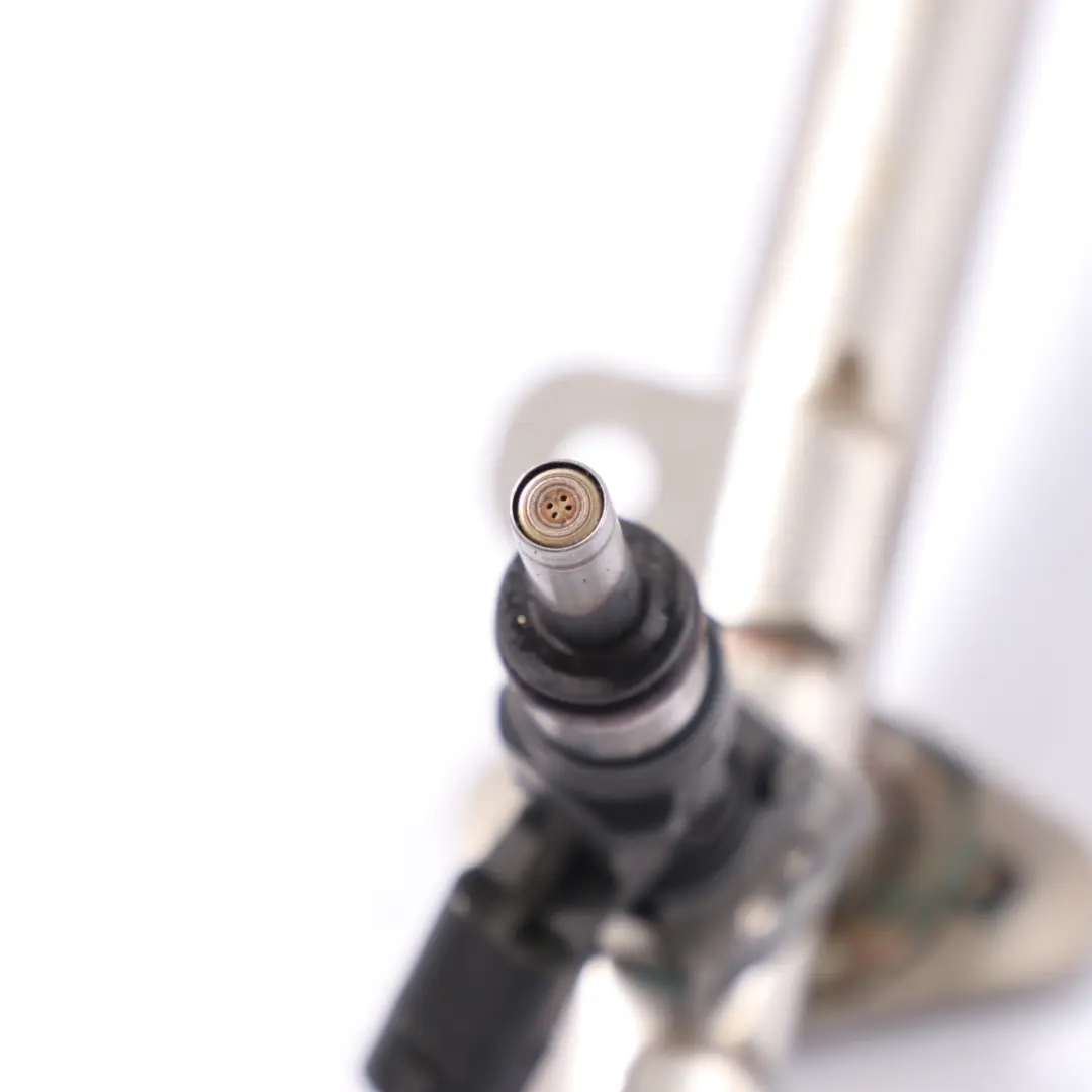 Rail Mercedes W204 W212 Petrol M156 Fuel Distributor Injectors to Fuel with Part number A1560701795 Fuel Rail Mercedes W204 W212 Petrol M156 Fuel Distributor Injectors - SKU A1560701795 - Part number A1560701795