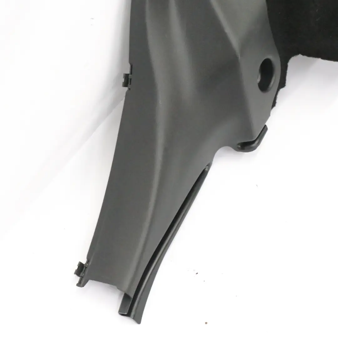 Rivestimento Laterale Bagagliaio Lato Destro Nero per Mercedes X156 con numero di parte A1566905600 Mercedes X156 Rivestimento Laterale Bagagliaio Lato Destro Nero - SKU A1566905600 - Numero di parte A1566905600