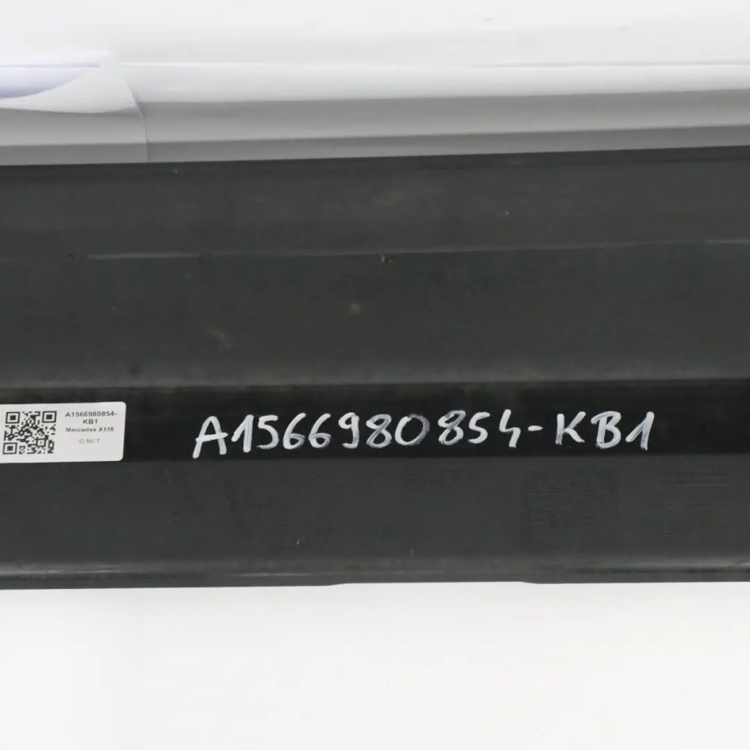 Gonna laterale della porta Striscia destra Kosmos Black 191 per Mercedes X156 con numero di parte A1566980854 Mercedes X156 Gonna laterale della porta Striscia destra Kosmos Black 191 - SKU A1566980854-KB1 - Numero di parte A1566980854