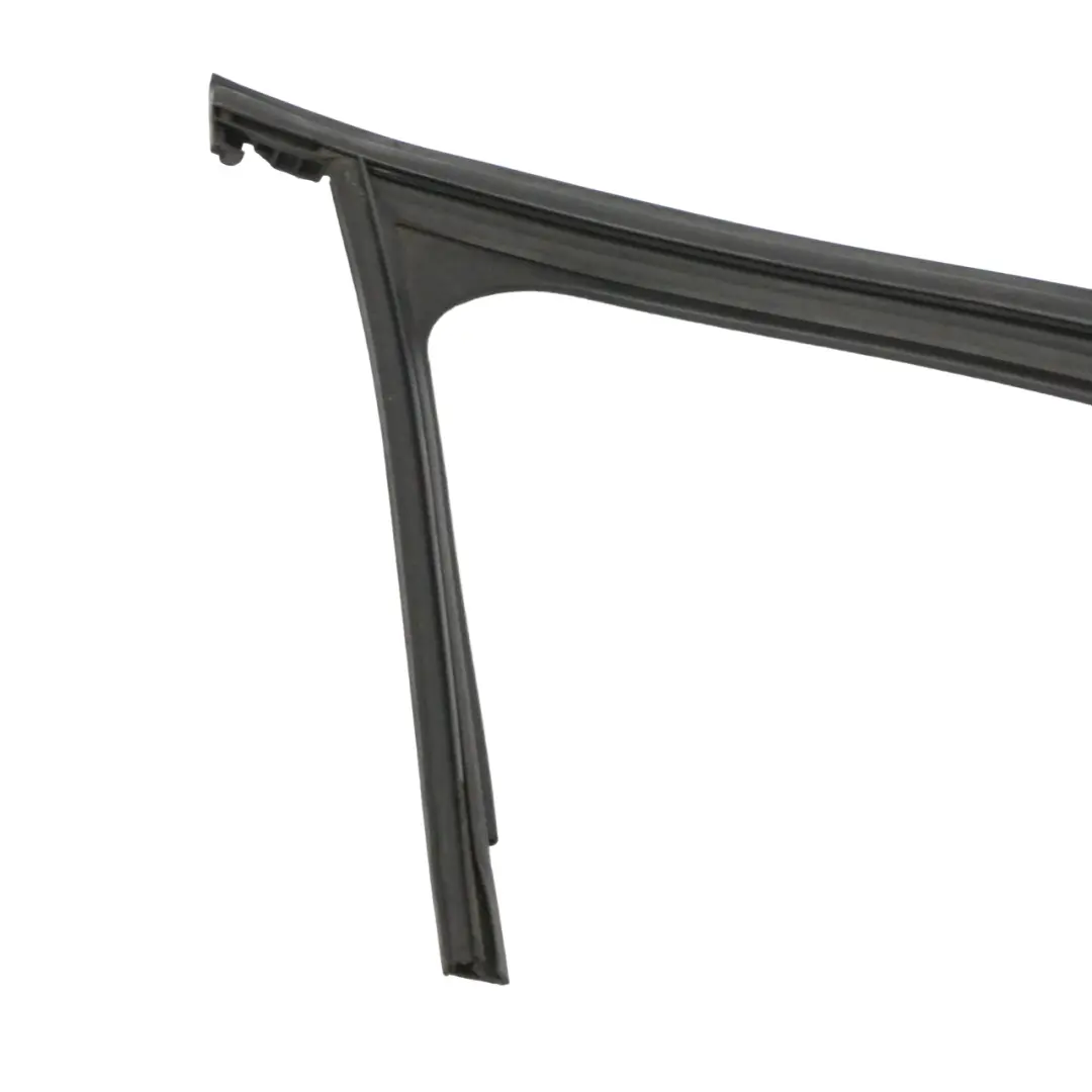 Mercedes GLA X156 Sello de la puerta de la ventana carril guía delantera derecha - SKU A1567250225 - Número de pieza A1567250225