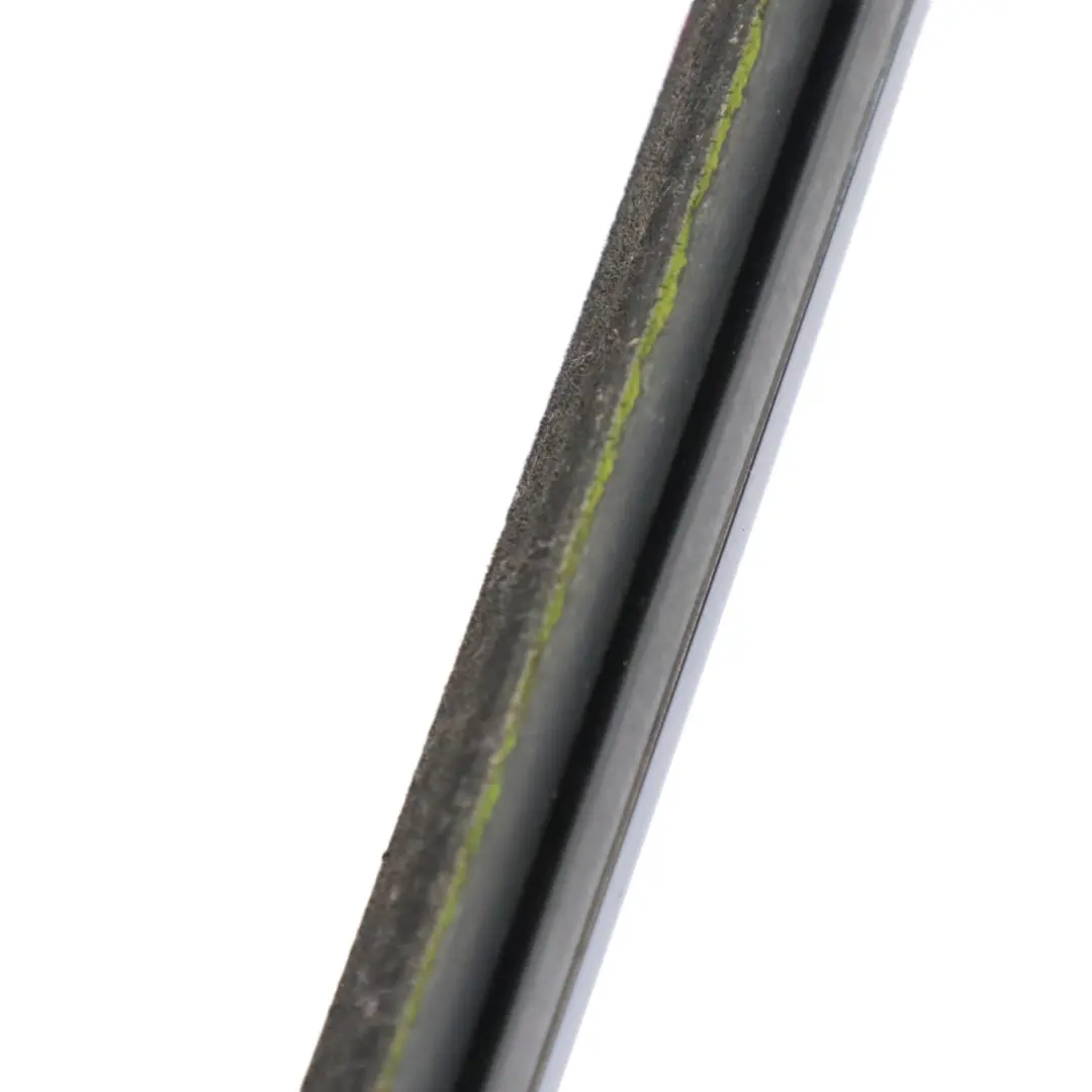 Mercedes X156 Bandes De Vitrage Porte Avant Gauche Joint De Moule - SKU A1567250382 - Numéro de pièce A1567250382