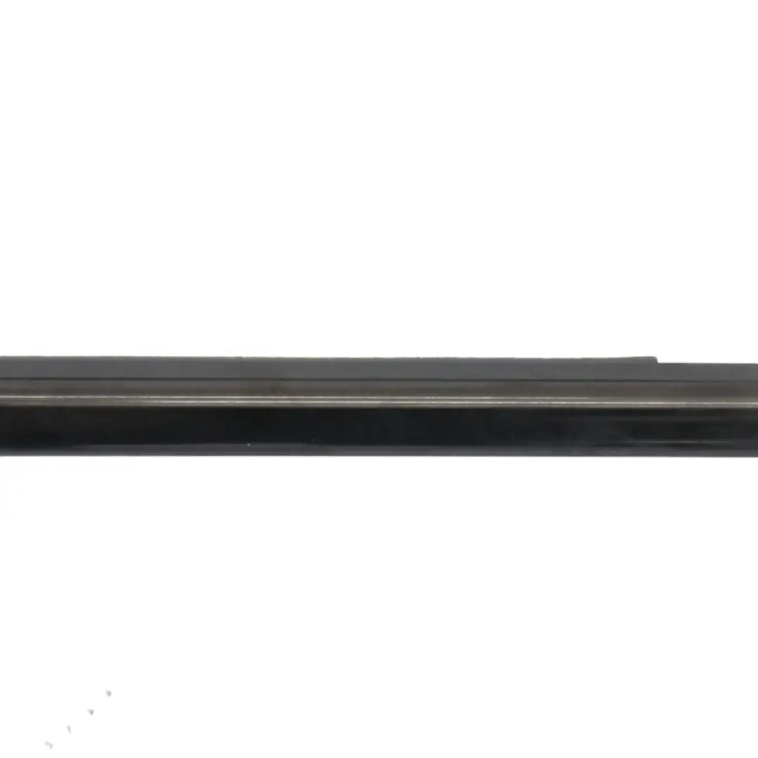 Finestra Striscia Porta Anteriore Sinistra Guarnizione per Mercedes X156 con numero di parte A1567250382 Mercedes X156 Finestra Striscia Porta Anteriore Sinistra Guarnizione - SKU A1567250382 - Numero di parte A1567250382