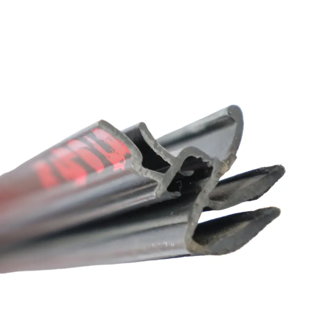 Bandes de Vitrage Porte Avant Gauche Joint de Moule pour Mercedes X156 à propos du numéro de pièce A1567250465 Mercedes X156 Bandes de Vitrage Porte Avant Gauche Joint de Moule - SKU A1567250465 - Numéro de pièce A1567250465