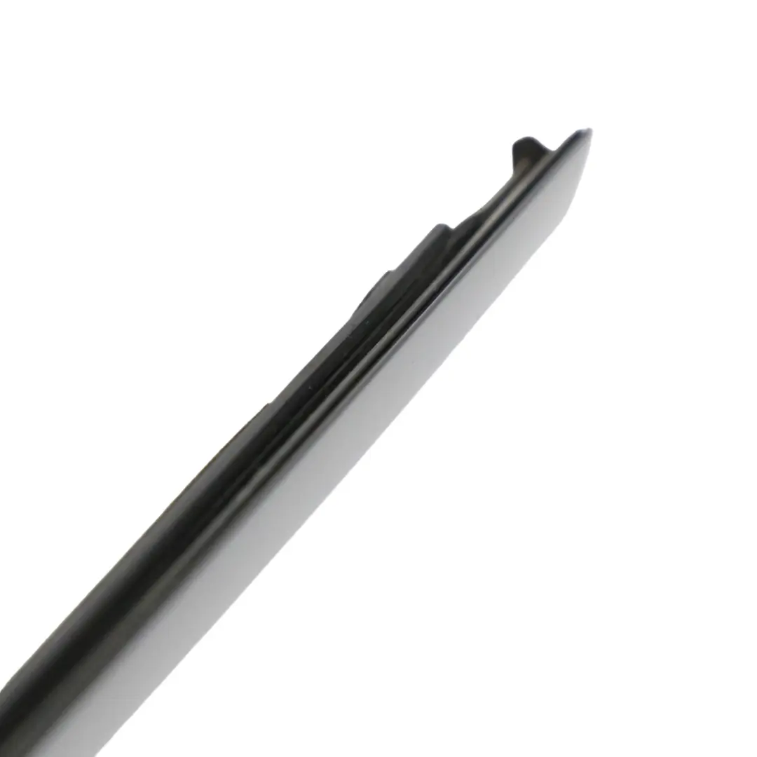 Joint vitre porte avant droite pour Mercedes GLA X156 à propos du numéro de pièce A1567250482 Mercedes GLA X156 Joint vitre porte avant droite - SKU A1567250482 - Numéro de pièce A1567250482