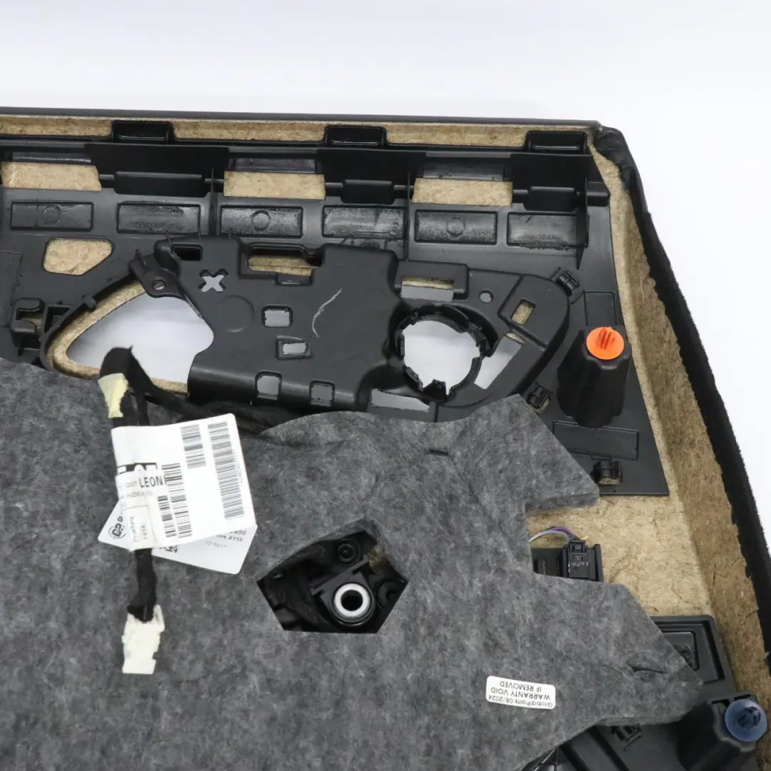 Türkarte Abdeckung hinten rechts Mikrofaser für Mercedes X156 mit Teilenummer A1567302400 Mercedes X156 Türkarte Abdeckung hinten rechts Mikrofaser - SKU A1567302400 - Teilenummer A1567302400