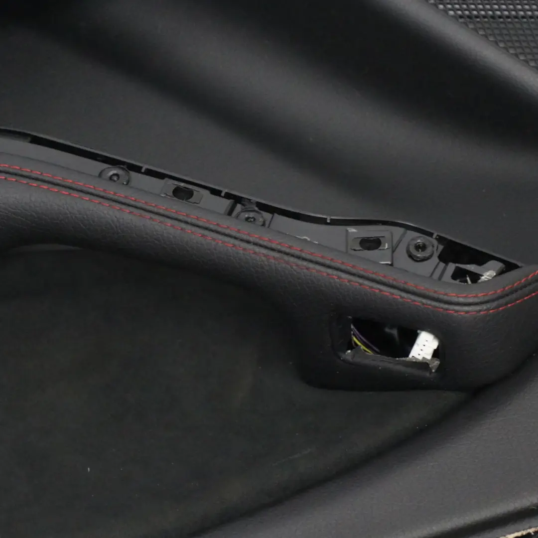 Couvercle de carte de porte arrière droite Microfibre pour Mercedes X156 à propos du numéro de pièce A1567302400 Mercedes X156 Couvercle de carte de porte arrière droite Microfibre - SKU A1567302400 - Numéro de pièce A1567302400