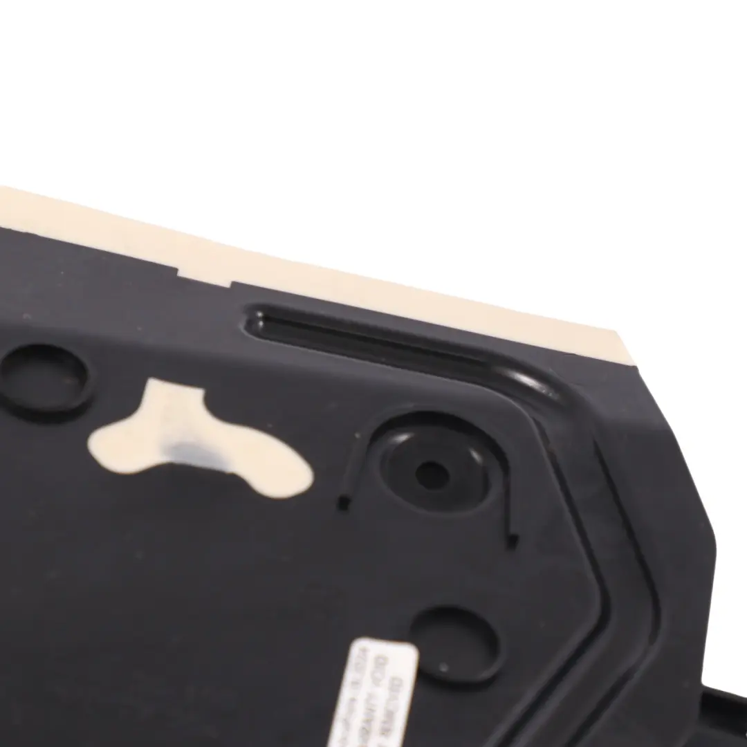 Canal drenaje de agua de la puerta trasera derecha para Mercedes GLA X156 con número de pieza A1567320800 Mercedes GLA X156 Canal drenaje de agua de la puerta trasera derecha - SKU A1567320800 - Número de pieza A1567320800