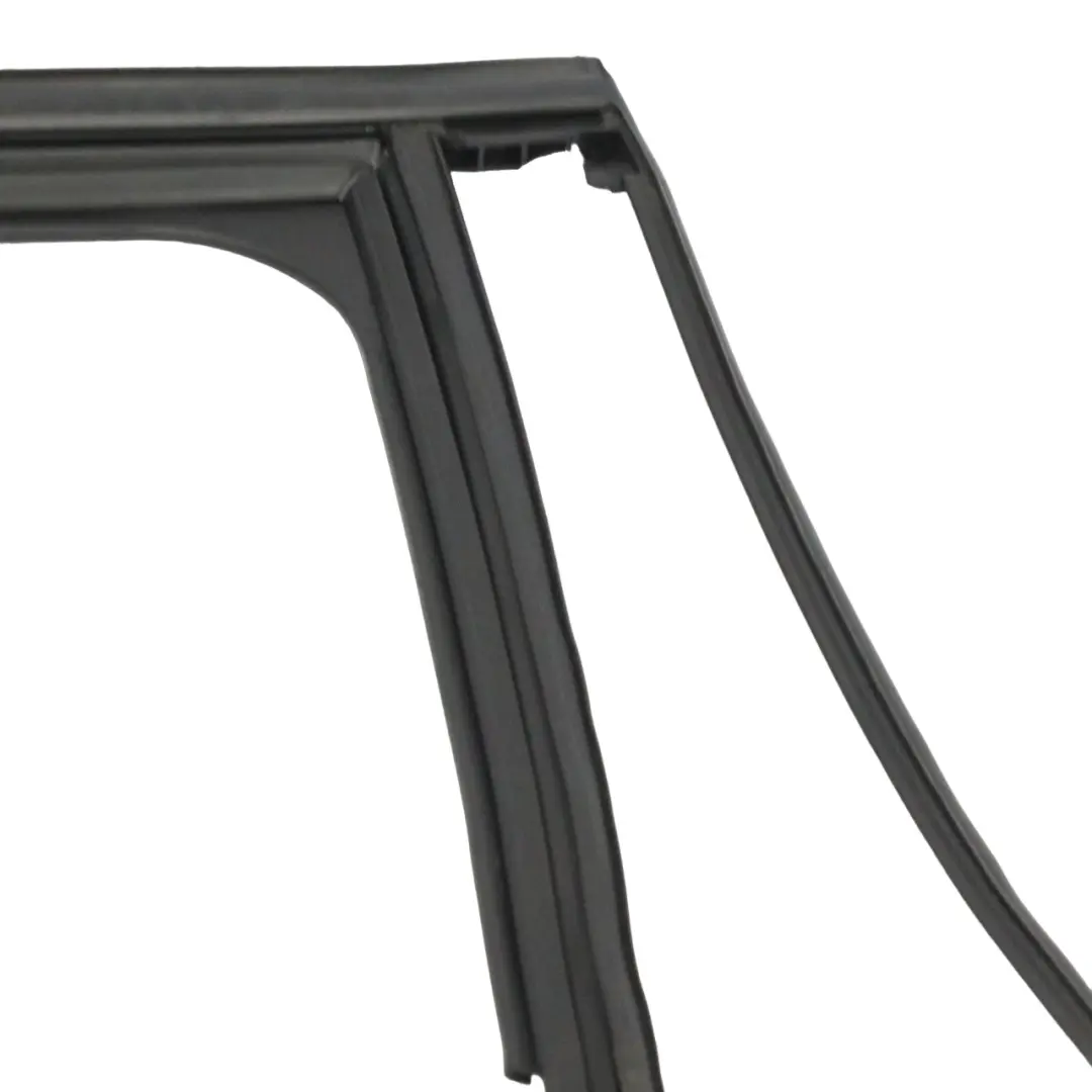 Guarnizione Porta Guida Finestra Posteriore Destra per Mercedes GLA X156 con numero di parte A1567350225 Mercedes GLA X156 Guarnizione Porta Guida Finestra Posteriore Destra - SKU A1567350225 - Numero di parte A1567350225