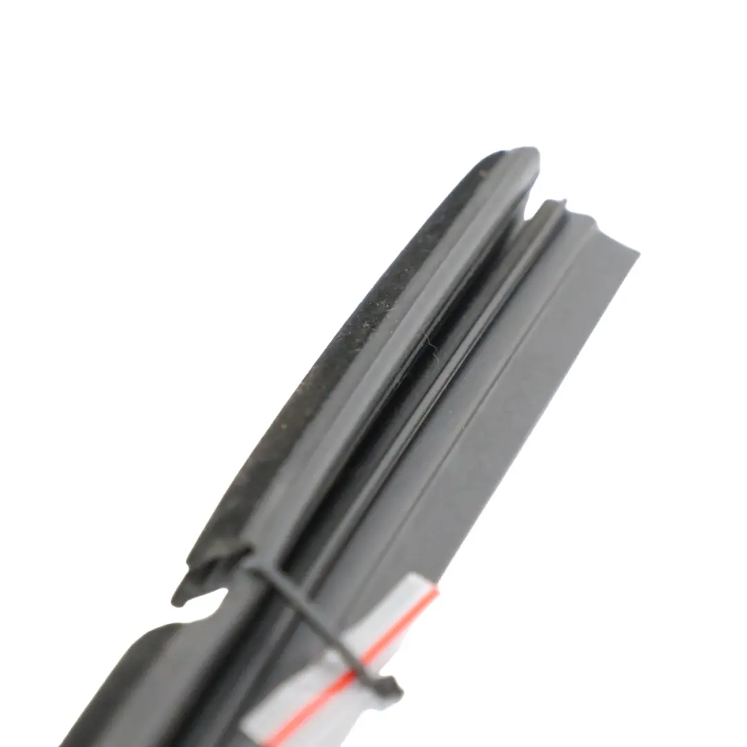 Bandeau de Vitrage Porte Arrière Gauche Joint de Moule pour Mercedes X156 à propos du numéro de pièce A1567350465 Mercedes X156 Bandeau de Vitrage Porte Arrière Gauche Joint de Moule - SKU A1567350465 - Numéro de pièce A1567350465