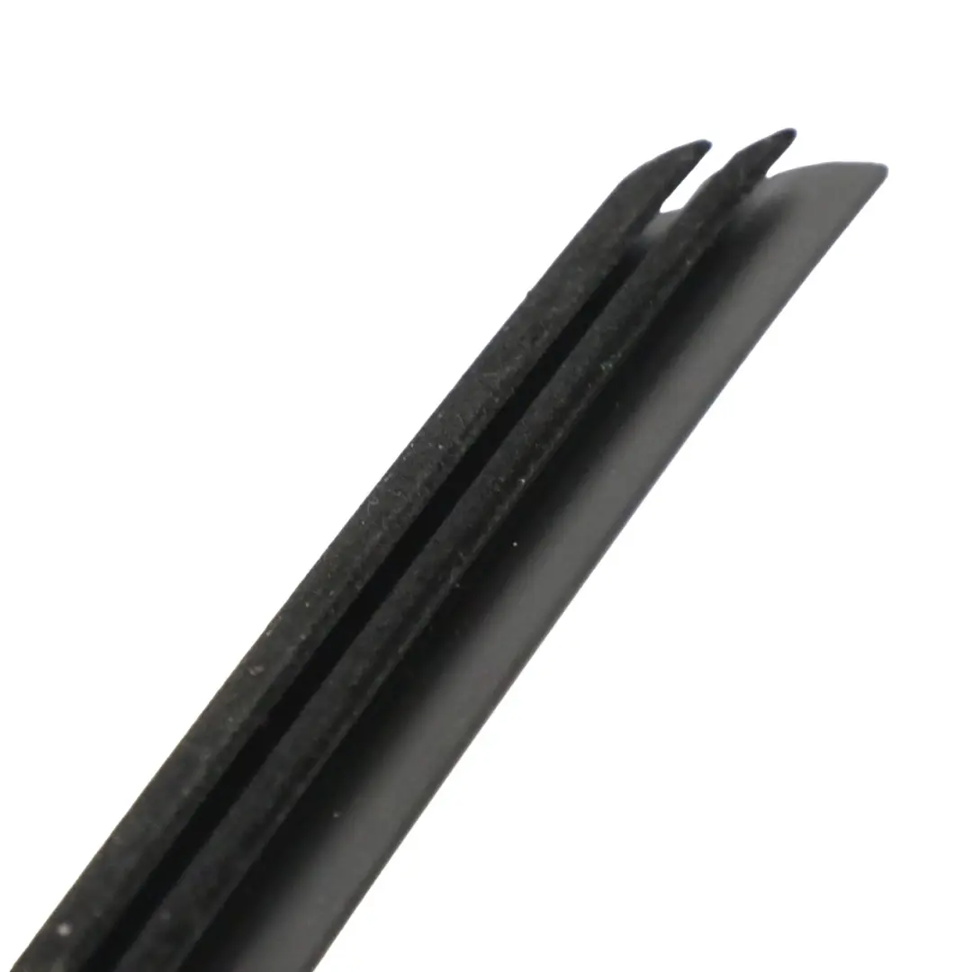 Joint Rail Fenêtre Intérieur Porte Arrière Droite pour Mercedes GLA X156 à propos du numéro de pièce A1567350565 Mercedes GLA X156 Joint Rail Fenêtre Intérieur Porte Arrière Droite - SKU A1567350565 - Numéro de pièce A1567350565