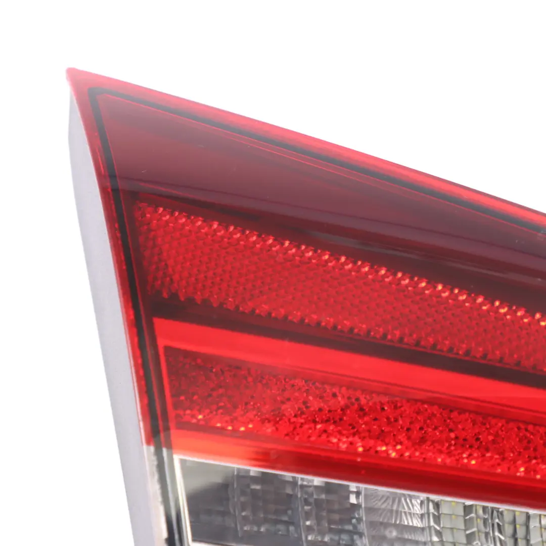 Lampa Lewy Tył Klapy Bagażnika Wewnętrzna LED do Mercedes GLA X156 o numerze A1569068900 Mercedes GLA X156 Lampa Lewy Tył Klapy Bagażnika Wewnętrzna LED - SKU A1569068900 - Numer Części A1569068900