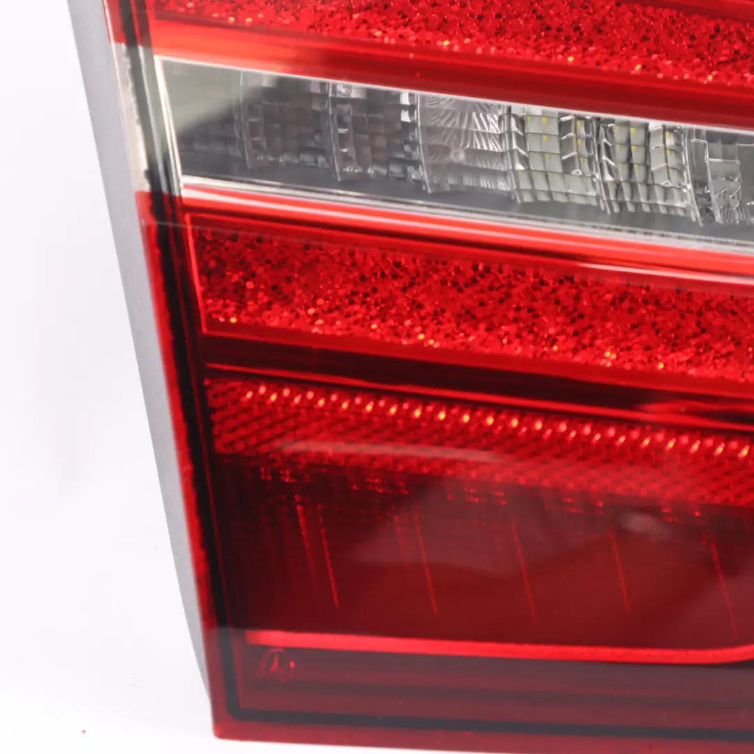 Feu arrière intérieur gauche LED pour Mercedes GLA X156 à propos du numéro de pièce A1569068900 Mercedes GLA X156 Feu arrière intérieur gauche LED - SKU A1569068900 - Numéro de pièce A1569068900