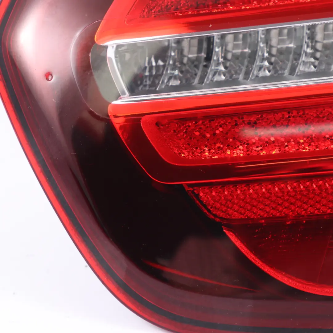 Mercedes GLA X156 Feu Arrière Intérieur Droit LED - SKU A1569069000 - Numéro de pièce A1569069000