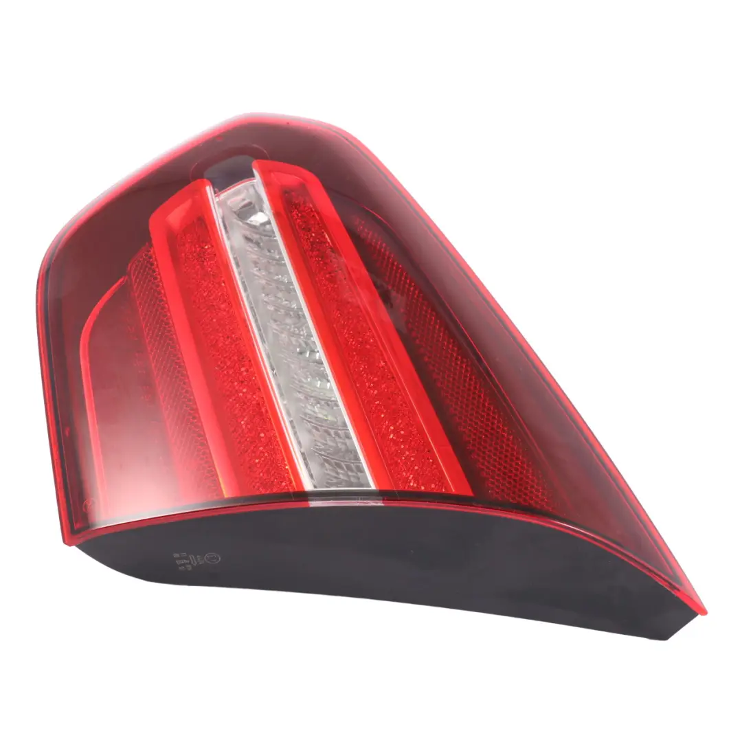 Mercedes GLA X156 Lampa Tylna Prawa Klapy Bagażnika LED - SKU A1569069000 - Numer Części A1569069000