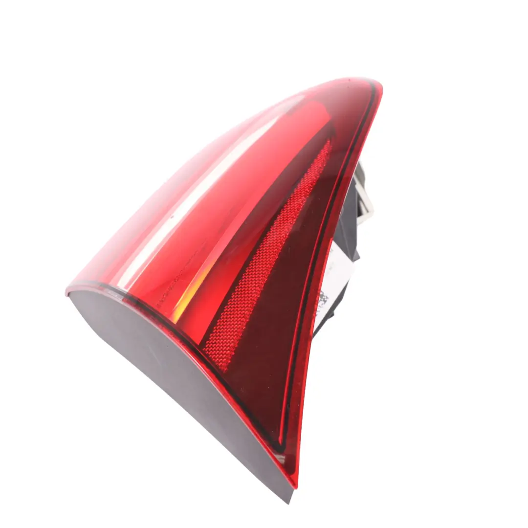 Lampa Tylna Prawa Klapy Bagażnika LED do Mercedes GLA X156 o numerze A1569069000 Mercedes GLA X156 Lampa Tylna Prawa Klapy Bagażnika LED - SKU A1569069000 - Numer Części A1569069000