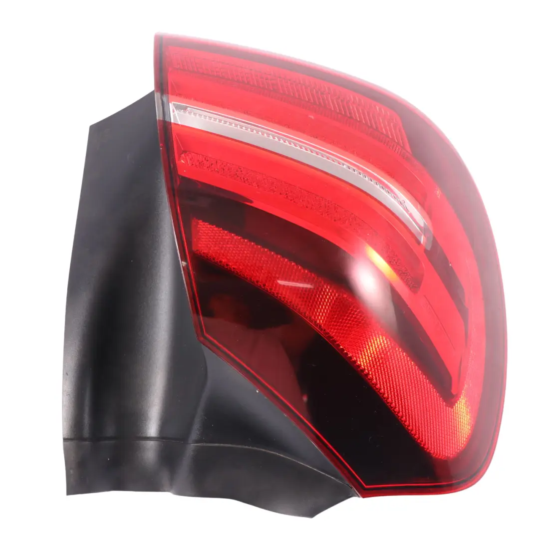 Fanale posteriore esterno sinistro LED per Mercedes GLA X156 con numero di parte A1569069700 Mercedes GLA X156 Fanale posteriore esterno sinistro LED - SKU A1569069700 - Numero di parte A1569069700