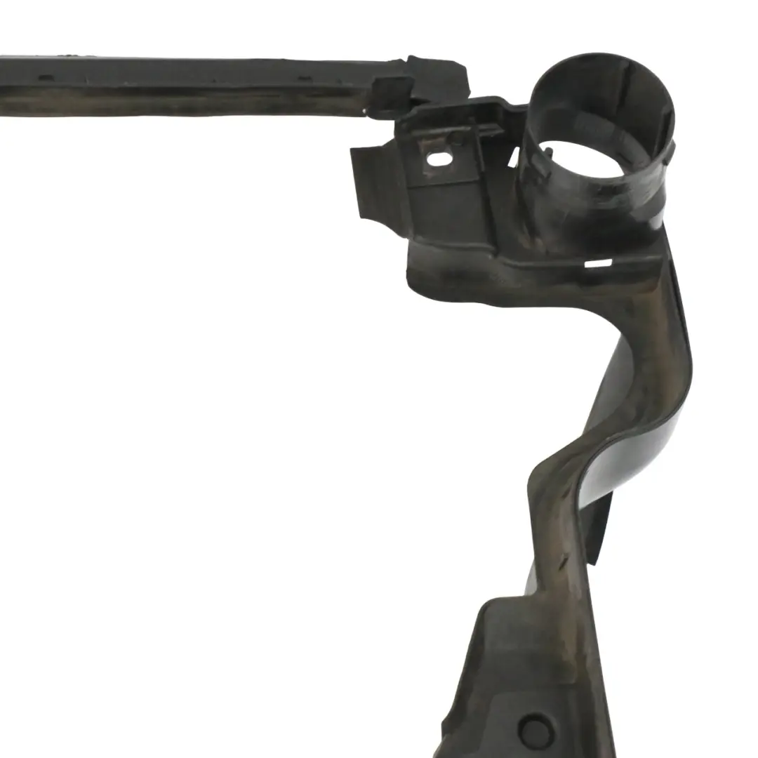 Copertura del supporto della calotta del radiatore per Mercedes W164 con numero di parte A1645000916 Mercedes W164 Copertura del supporto della calotta del radiatore - SKU A1645000916 - Numero di parte A1645000916