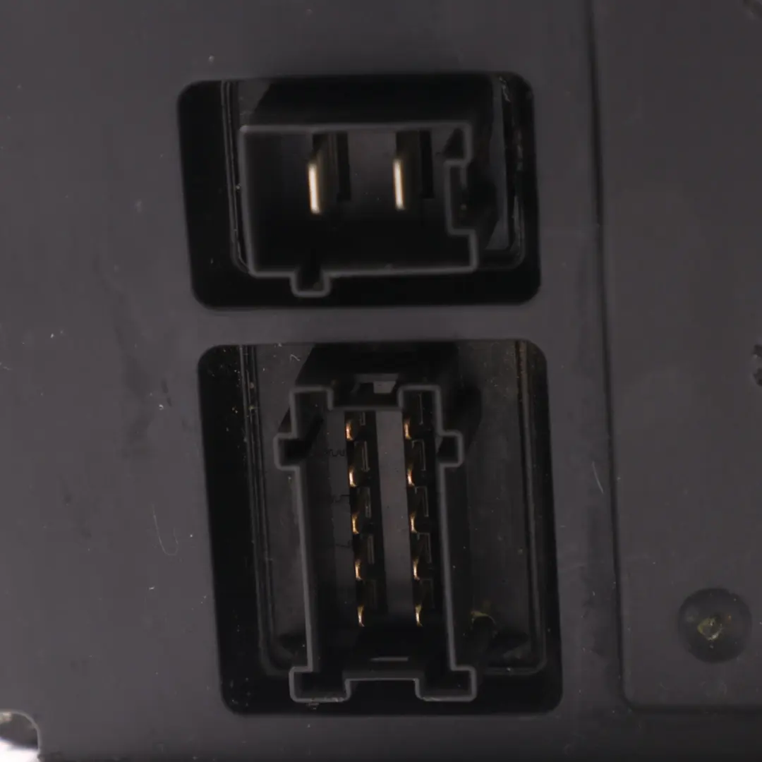 Modulo SAM Unità controllo lato passeggero A1645402501 per Mercedes ML W164 con numero di parte A1645458532 Mercedes ML W164 Modulo SAM Unità controllo lato passeggero A1645402501 - SKU A1645458532 - Numero di parte A1645458532