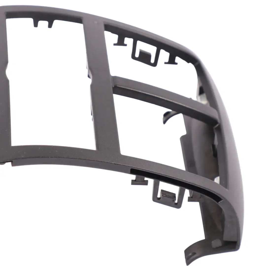 Pannello copertura della centrale posteriore nero per Mercedes ML W164 con numero di parte A1646800507 Mercedes ML W164 Pannello copertura della centrale posteriore nero - SKU A1646800507-2 - Numero di parte A1646800507