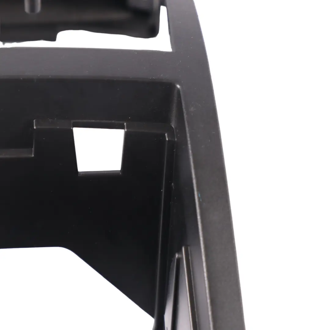 Panel Cubre Consola Central Trasero Negro para Mercedes ML W164 con número de pieza A1646800507 Mercedes ML W164 Panel Cubre Consola Central Trasero Negro - SKU A1646800507-2 - Número de pieza A1646800507