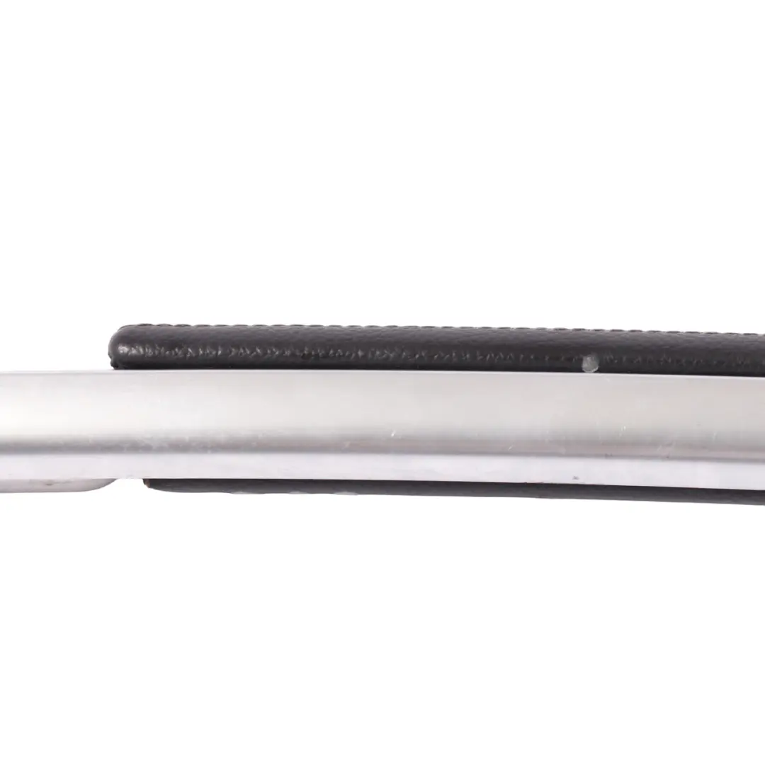 Mittelkonsole Haltegriff Links Schwarz für Mercedes ML W164 mit Teilenummer A1646800770 Mercedes ML W164 Mittelkonsole Haltegriff Links Schwarz - SKU A1646800770-1 - Teilenummer A1646800770