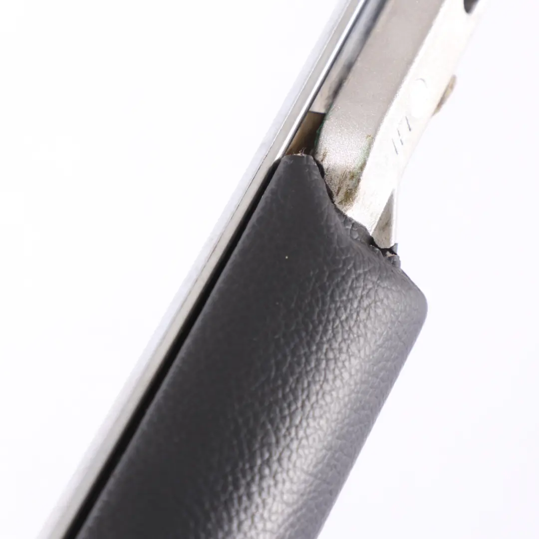 Console Centrale Poignée de Main Gauche Noir pour Mercedes ML W164 à propos du numéro de pièce A1646800770 Mercedes ML W164 Console Centrale Poignée de Main Gauche Noir - SKU A1646800770-1 - Numéro de pièce A1646800770