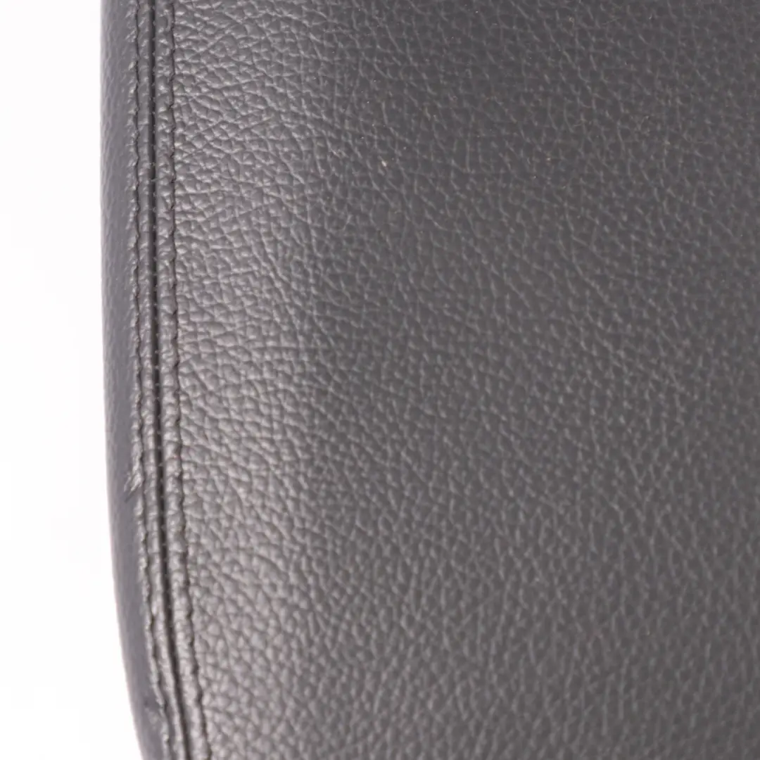 Mittelkonsole Armlehne Lagerung Abdeckung Leder für Mercedes W164 mit Teilenummer A1646801719 Mercedes W164 Mittelkonsole Armlehne Lagerung Abdeckung Leder - SKU A1646801719 - Teilenummer A1646801719