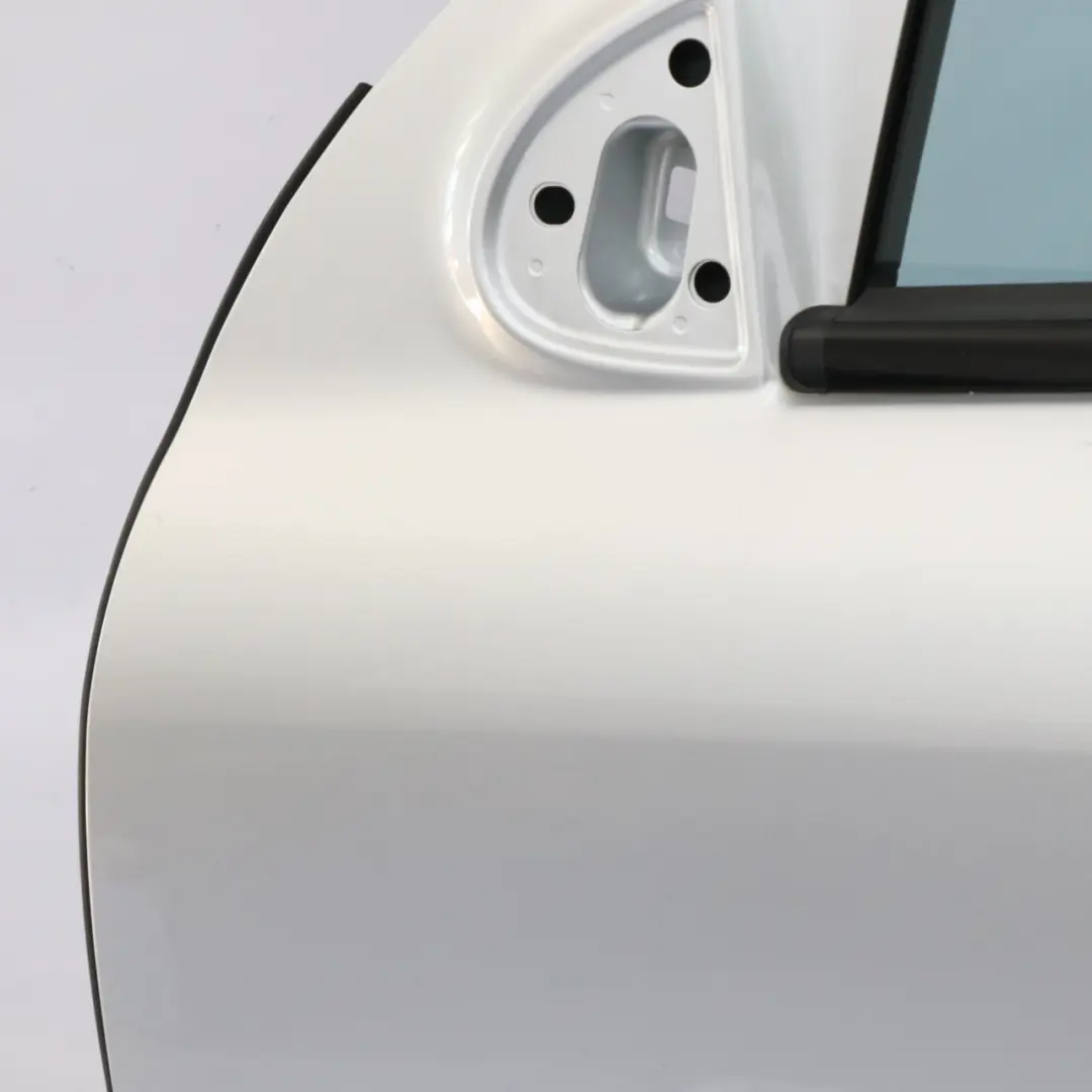 Porta anteriore sinistra Iridium Silber Bright Silver - 775 per Mercedes ML W164 con numero di parte A1647200905 Mercedes ML W164 Porta anteriore sinistra Iridium Silber Bright Silver - 775 - SKU A1647200905-IRS - Numero di parte A1647200905